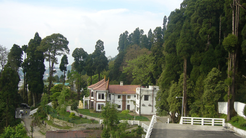 Buddhist_Temple_Peace_Pagoda_Darjeeling_West_Bengal_India_(13)